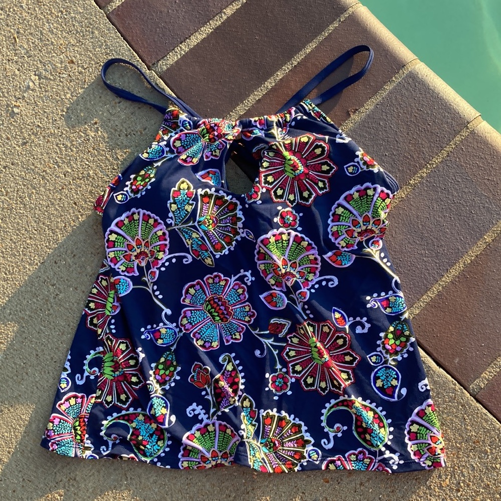 🎉5 for $10🎉Liz Claiborne Takini Swim Top  Size S